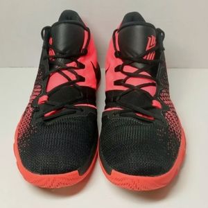 Nike Kyrie Fly Trap Black Basketball Trainers AA70